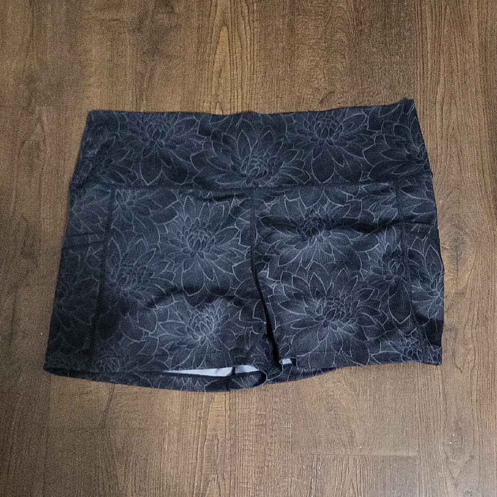 Constantly Varied Gear Black Lotus Women's Athletic Shorts 2.5 Inseam XXL